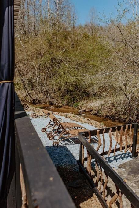 Lazy Bear Retreat By The Creek Pickens