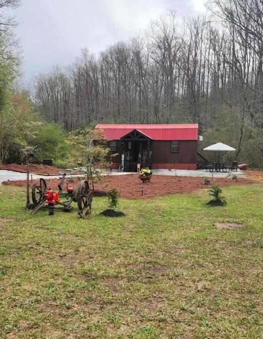 Lazy Bear Retreat By The Creek